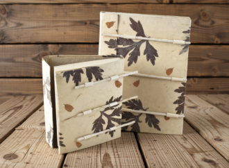 Loktapapier-Notizbuch: Handgefertigte Unikate aus Nepal