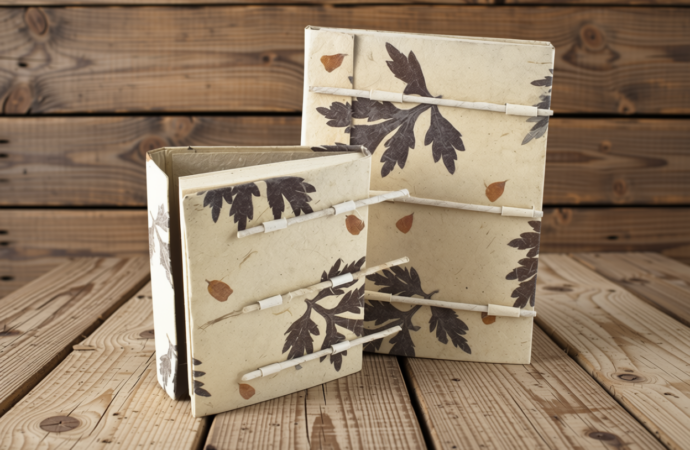 Loktapapier-Notizbuch: Handgefertigte Unikate aus Nepal